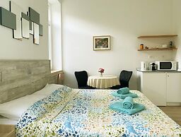 En-suite Rose on Rokova Street