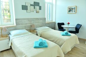 En-suite Rose on Rokova Street