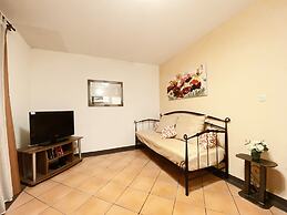 Apt Lavender on Nincevica St-1 BR Apt