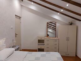 Apt Lavender on Nincevica St-1 BR Apt