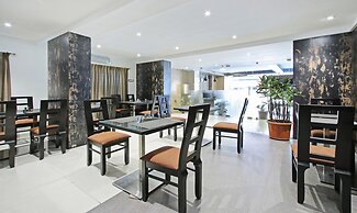 Itsy Hotels Jansi Residency