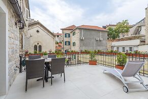 Apartments & Rooms Dujam