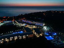 Caretta Paradise Resort & Waterpark