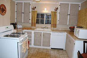 Bear Trap Apartments - Full Kitchen