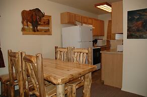 Bear Trap Apartments - Full Kitchen