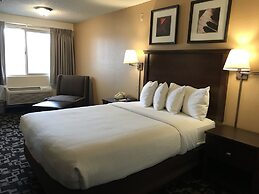 MorningGlory Inn & Suites