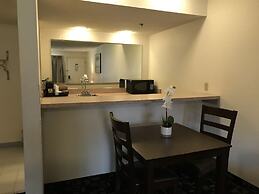 MorningGlory Inn & Suites