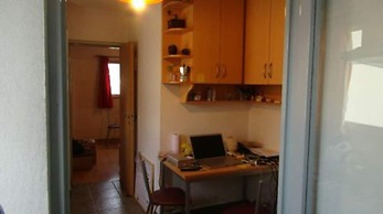 Sunny 2 Bedroom Apartment