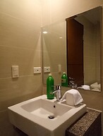 Uptown BGC near St. Luke's