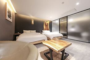 Jeonju Mari Hotel Terminal Store