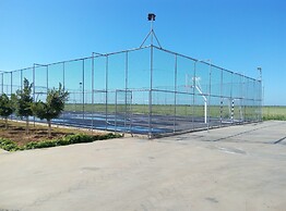 One Bedroom Apartment at Longbeach