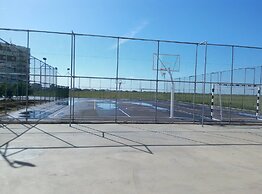 One Bedroom Apartment at Longbeach