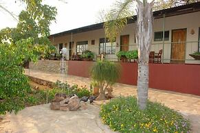 Toko Kamanjab Lodge & Safari