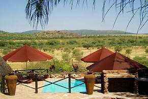 Toko Kamanjab Lodge & Safari