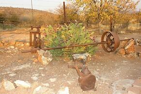 Toko Kamanjab Lodge & Safari