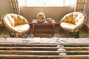 Toko Kamanjab Lodge & Safari