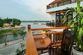 Threeway Riverside Villa