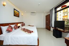 Threeway Riverside Villa