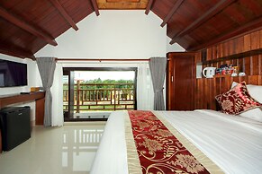 Threeway Riverside Villa