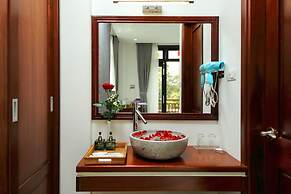 Threeway Riverside Villa