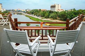 Threeway Riverside Villa