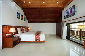 Threeway Riverside Villa