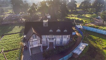 The Lynden Grove Hotel