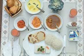 The Lynden Grove Hotel