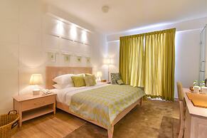 The Lynden Grove Hotel