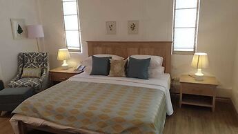 The Lynden Grove Hotel