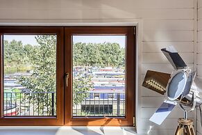 Roydon Marina Village Hotel