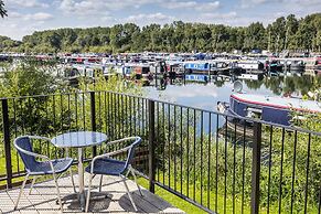 Roydon Marina Village Hotel