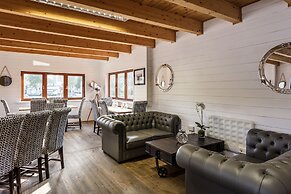 Roydon Marina Village Hotel