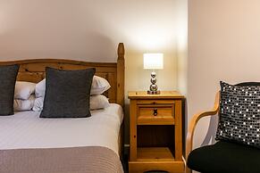 Roydon Marina Village Hotel