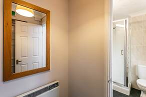 Roydon Marina Village Hotel