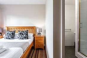 Roydon Marina Village Hotel