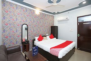 OYO 27864 Hotel Samrat