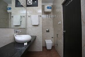 OYO 27864 Hotel Samrat