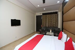 OYO 27864 Hotel Samrat