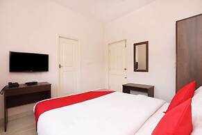 OYO 28191 Indra Comforts