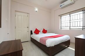 OYO 28191 Indra Comforts