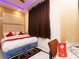 OYO 13774 Check In Room