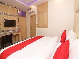 OYO 13774 Check In Room