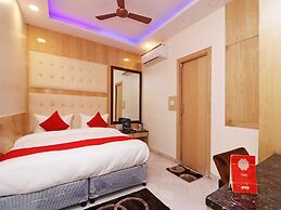 OYO 13774 Check In Room