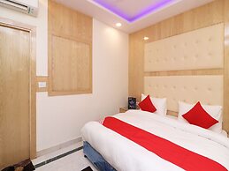 OYO 13774 Check In Room