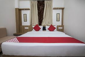 OYO 15700 Spectrum Residency