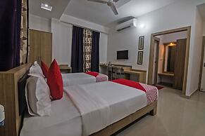 OYO 15700 Spectrum Residency