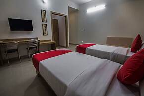 OYO 15700 Spectrum Residency