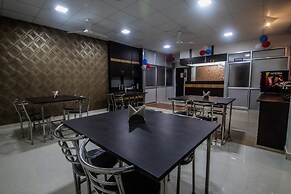 OYO 15700 Spectrum Residency