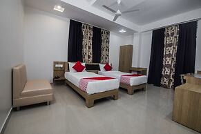 OYO 15700 Spectrum Residency